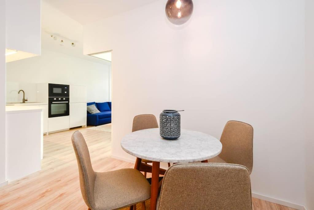 New Modern Apartment In City Center Bratislava Eksteriør billede