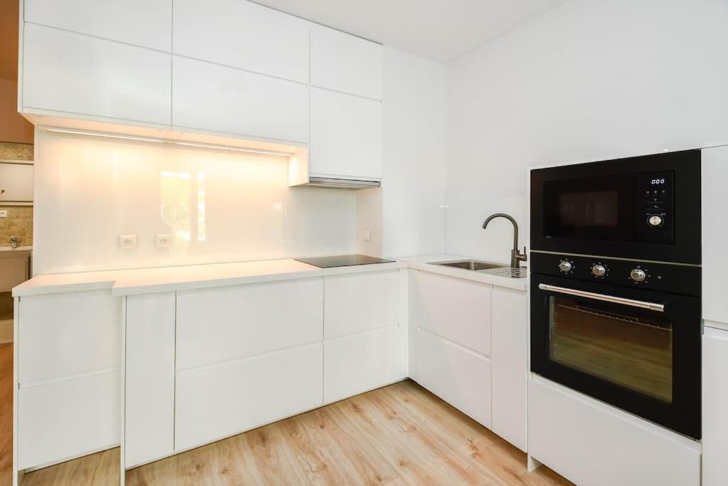 New Modern Apartment In City Center Bratislava Eksteriør billede